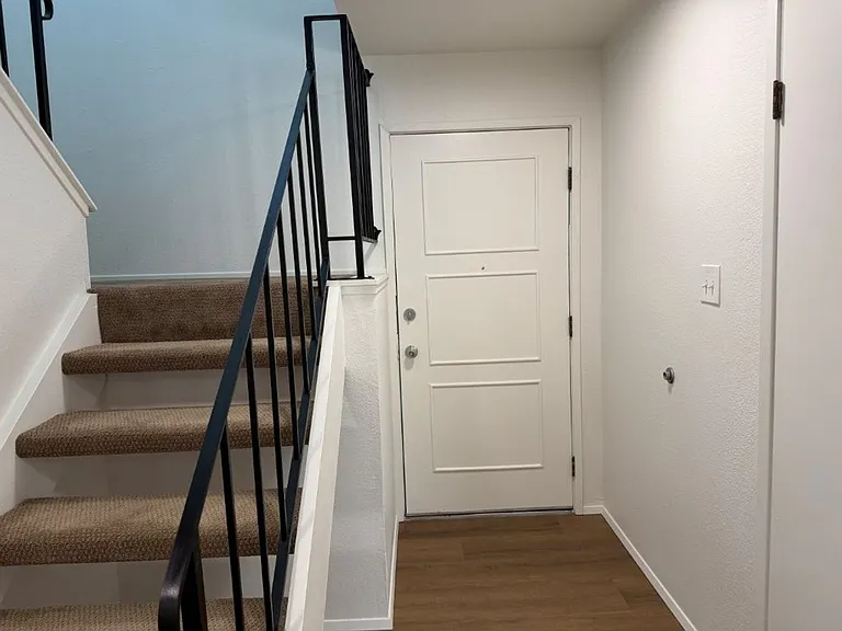 637 Knollwood Dr — Photo 9