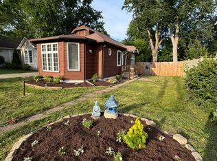 115 N Greenfield Ave, Crystal Lake, IL 60014