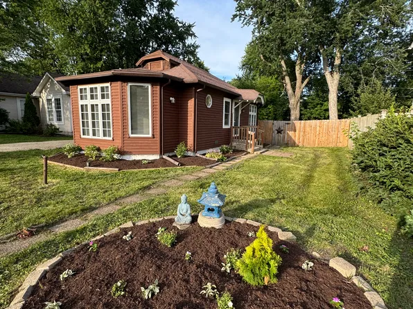 115 N Greenfield Ave, Crystal Lake, IL 60014