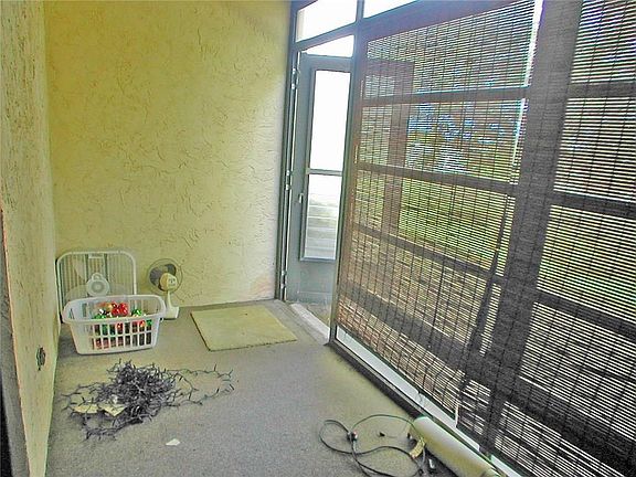 4th image of 61 SW South River Dr APT 104