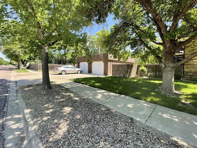 618 W 9th Ave — Photo 3