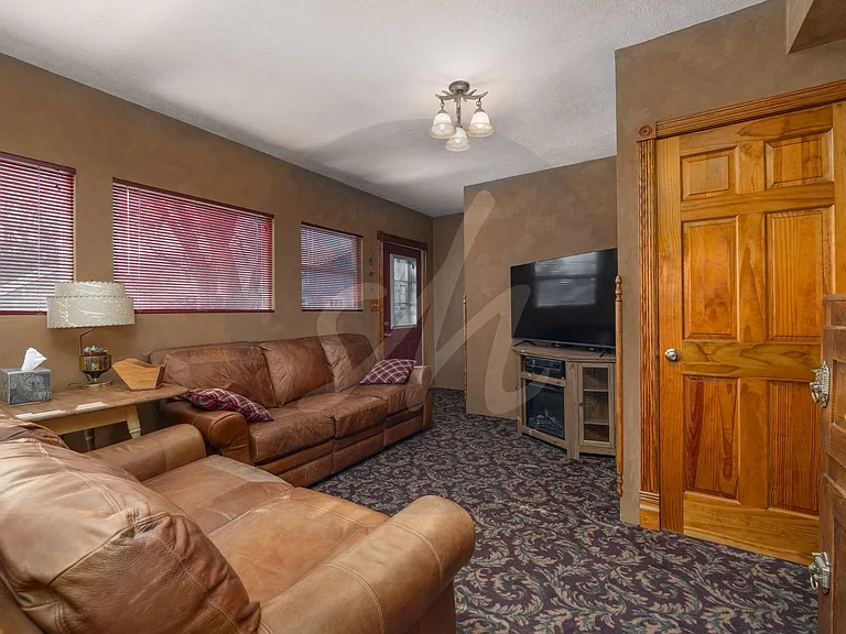 1111 W Pikes Peak Avenue — Photo 17