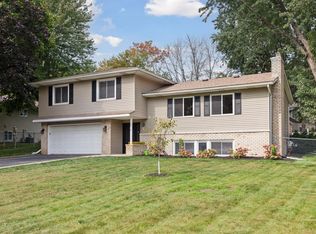 1873 Bielenberg Dr, Woodbury, MN 55125