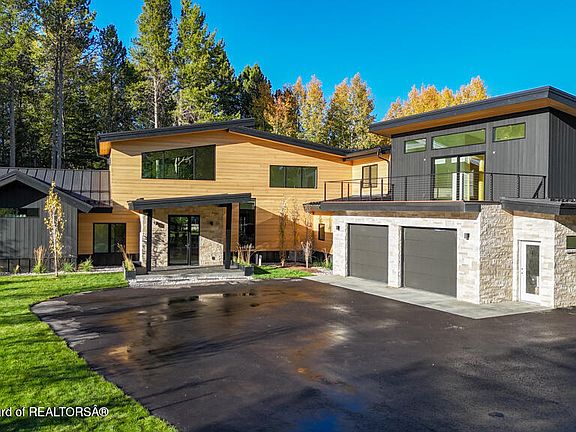 2nd image of 3915 Lake Creek Dr S
