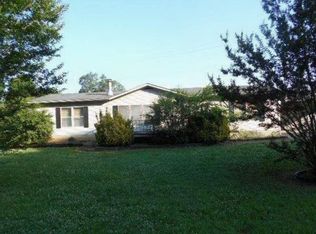 689 Schmidt Rd, Rossville, GA 30741