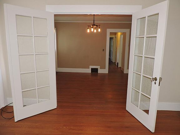 3rd image of 2830 F St APT A