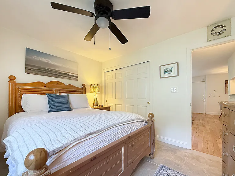 1301 S Howard Ave #B8 — Photo 16