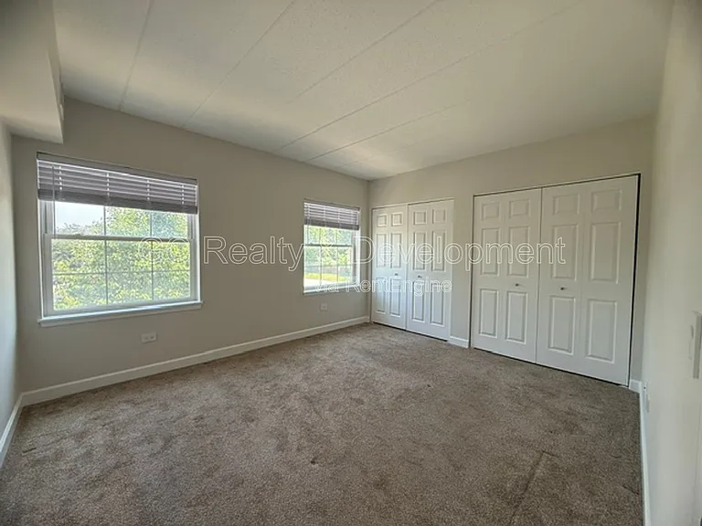17212 Oak Park Ave #2SE — Photo 11