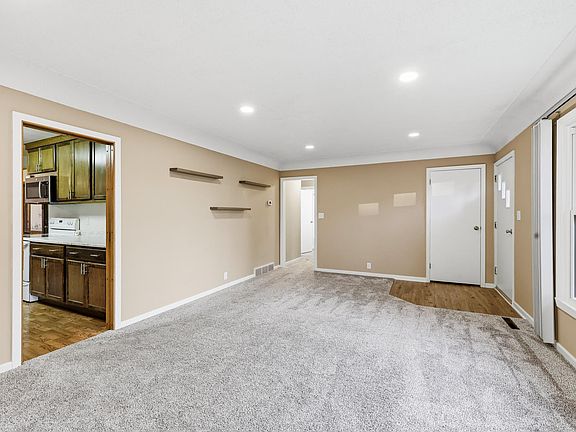 3rd image of 307 S 4th St