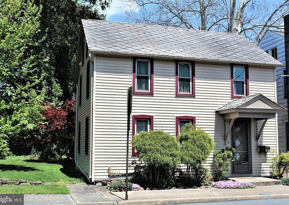 1st image of 143 N Charlotte St
