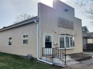 719 3rd St SW, Cedar Rapids, IA 52404