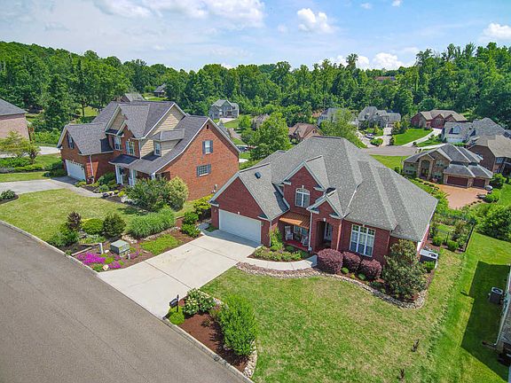 3rd image of 1915 Cascade Falls Ln