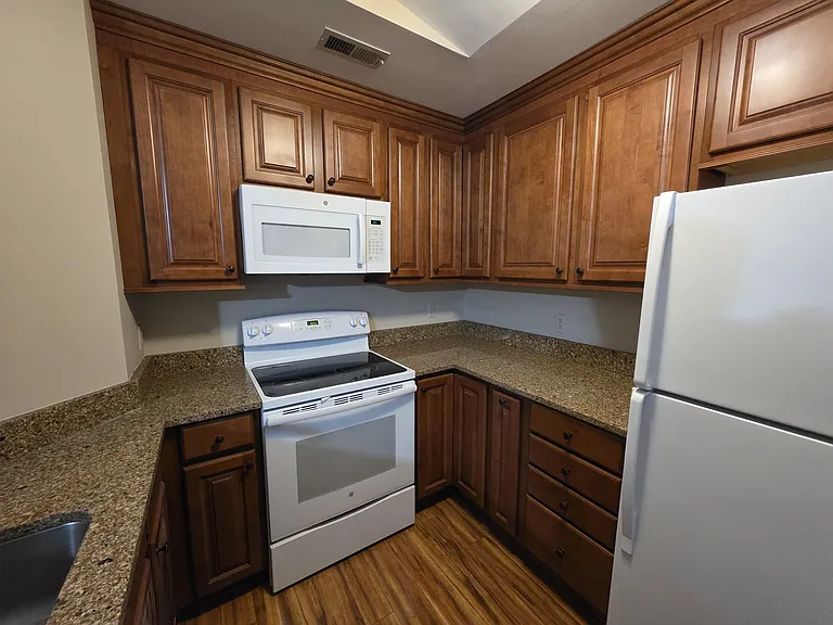 1310 Crossings Ct #D — Photo 10