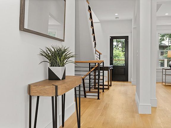 3rd image of 466 Putnam Ave #2
