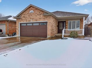33 Juniper Cres, Strathroy Caradoc, ON N7G 4G4