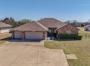29353 Oklahoma St, Harrah, OK 73045