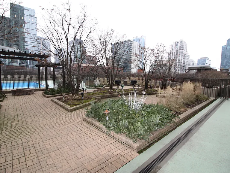 400 N La Salle Dr #2107 — Photo 27