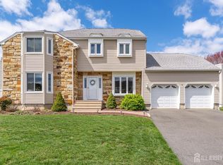31 Mariposa Pl, Old Bridge, NJ 08857