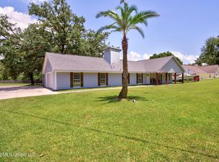 10415 Pin Oak Dr, Biloxi, MS 39532