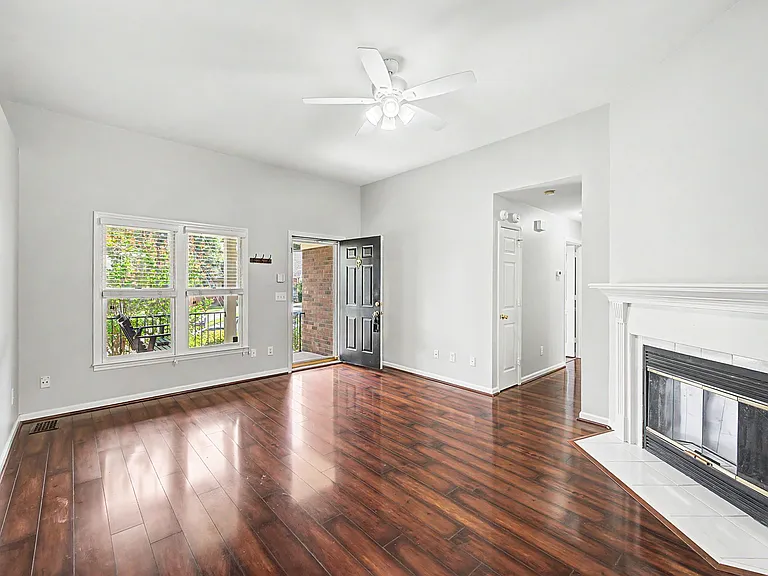 816 Carlisle Ct N — Photo 8