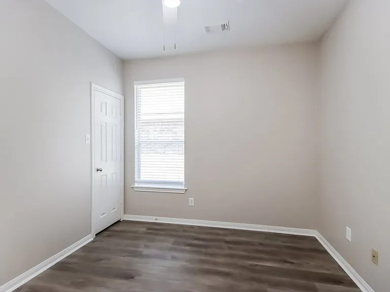 25589 Oakhurst Forest Dr — Photo 13