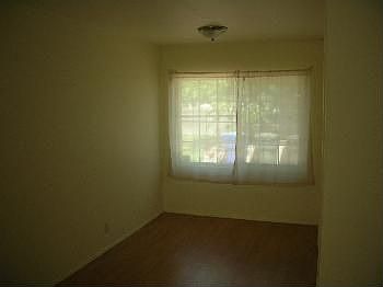 5th image of 1911 Broadmoor Blvd