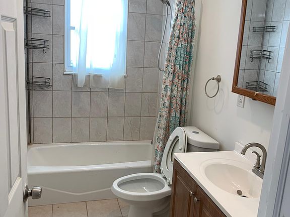 4th image of 275 N 12th St #275