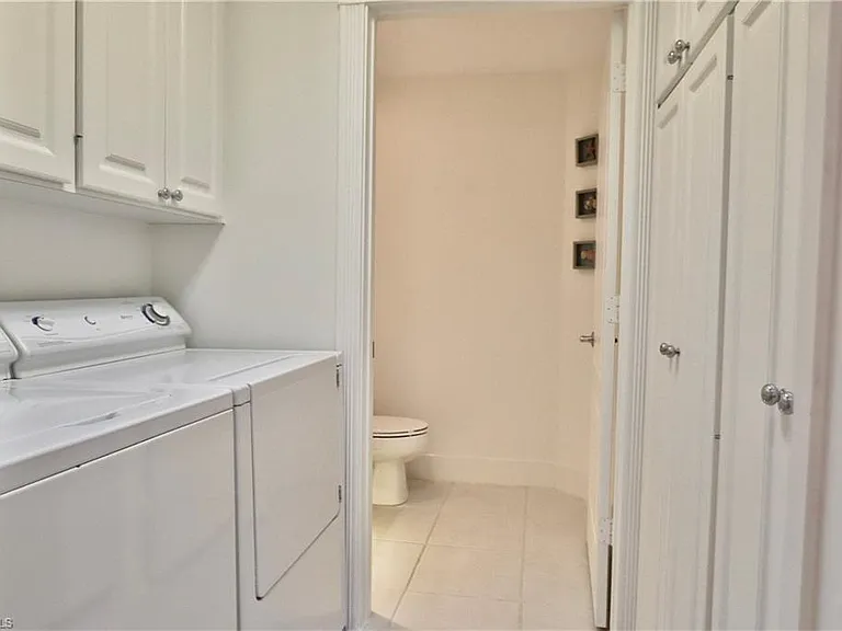 6182 Towncenter Cir — Photo 23