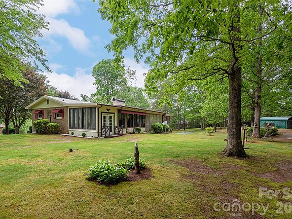 5th image of 204 Reed Dr