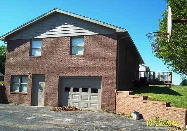 2nd image of 206 Twin Creek Dr