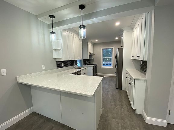 5th image of 265 N Highland Ave