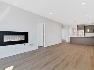 2839 W Belmont Ave #204, Chicago, IL 60618