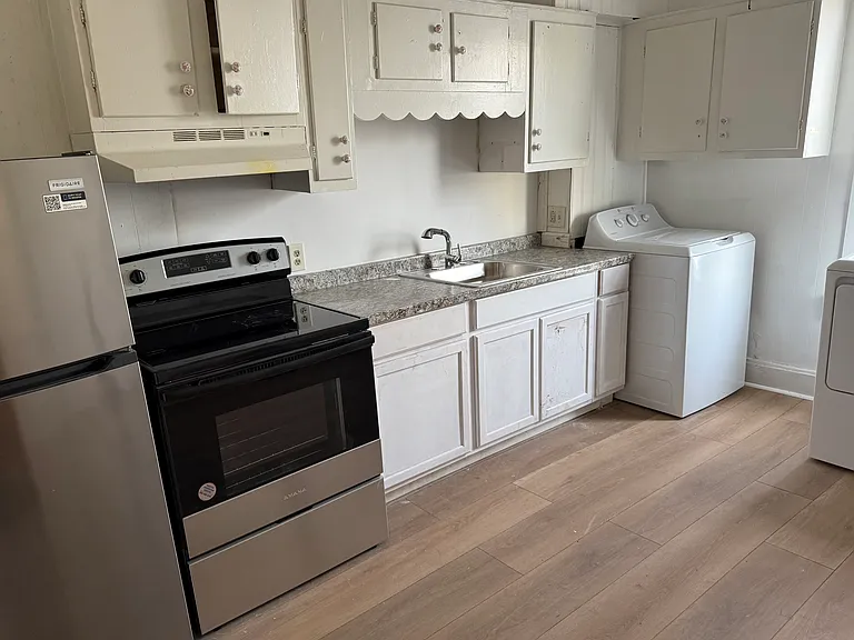 31 W Side Ave — Photo 3