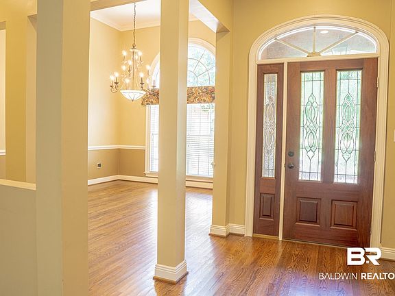 4th image of 983 Forest Hill Dr