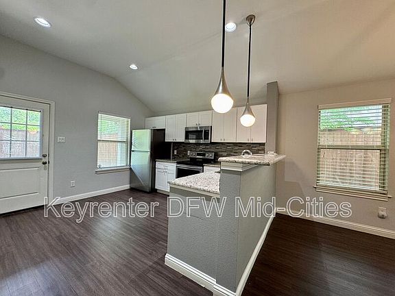 4th image of 3532 Toronto St