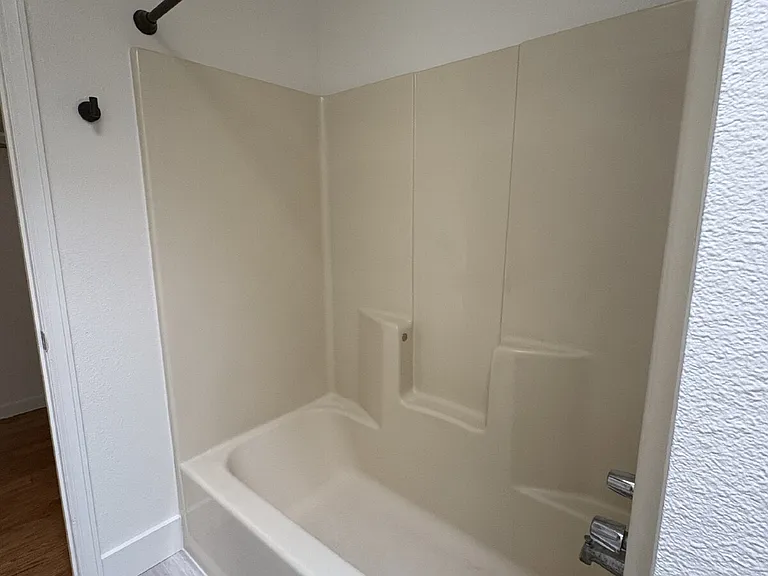 694 Echo Ln — Photo 6