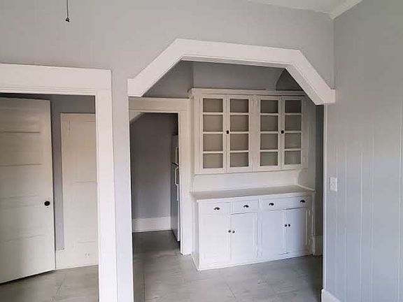 3rd image of 103 S Mendenhall St APT 1