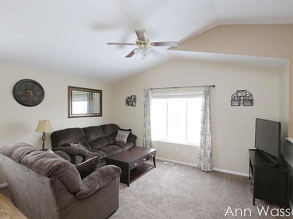 3rd image of 275 W Ferney St