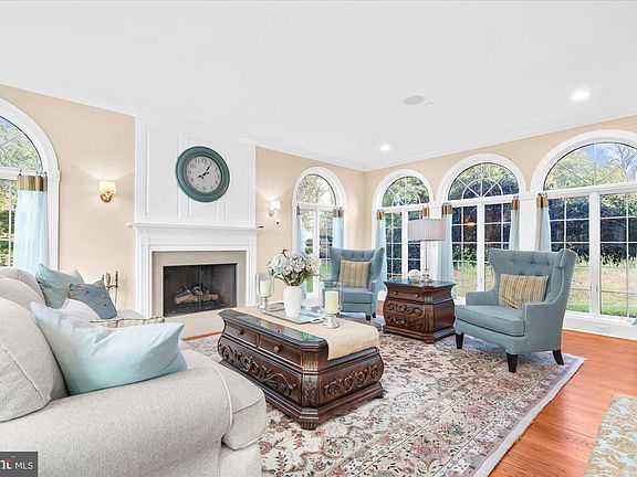 5th image of 6 Greystone Cir