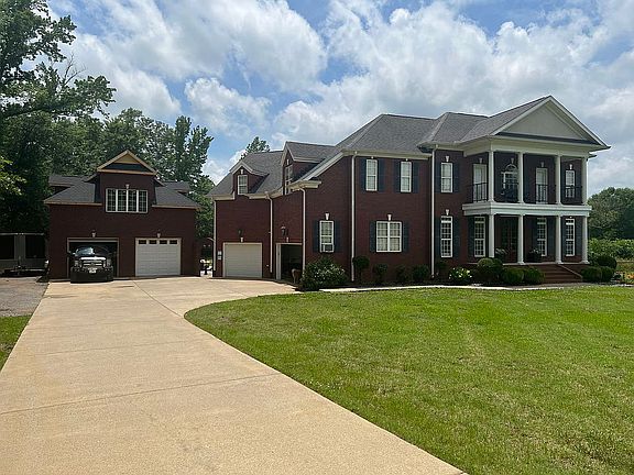 638 Greene Drive 