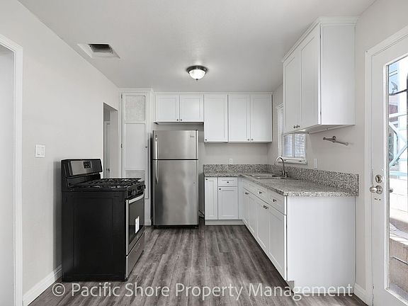 5th image of 924 S Grand View St #926