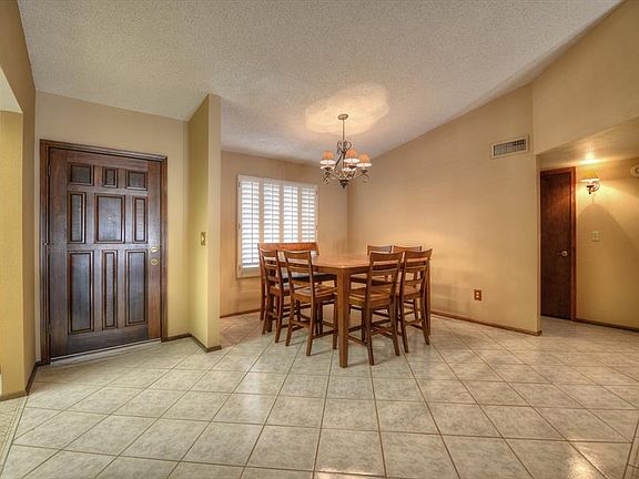 4th image of 5821 E Evans Dr