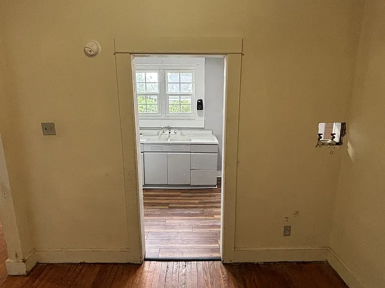 147B Center St — Photo 3