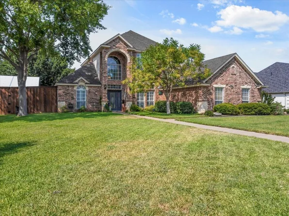 917 Shady Creek Dr, Kennedale, TX 76060
