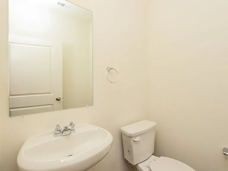 1801 Sandlin Dr — Photo 15