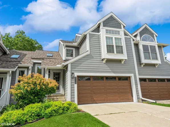 8008 Cobblestone Rd, Urbandale, IA 50322