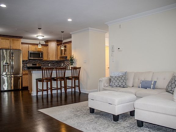 5th image of 39 Fayette St #102