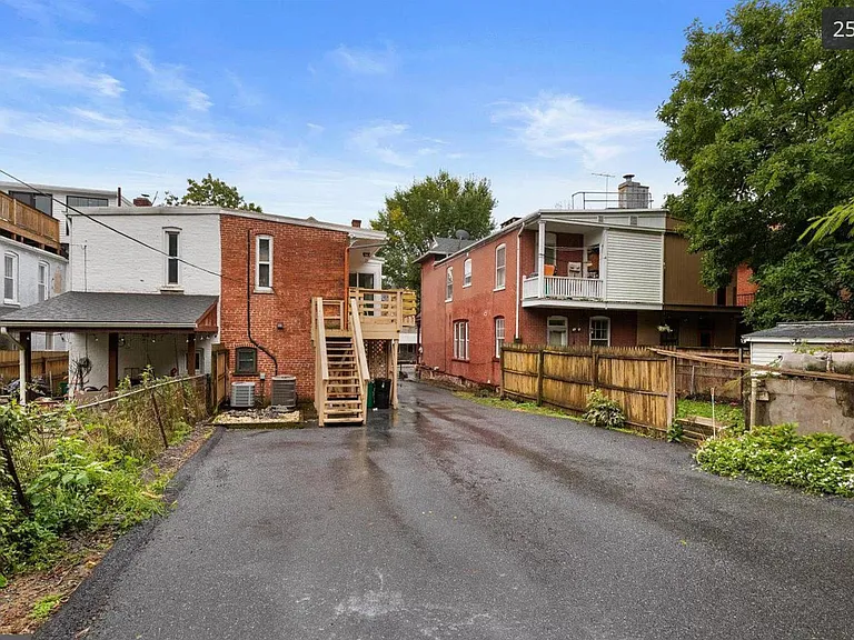 415 W Lemon St #2 — Photo 16
