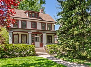 135 S Cuyler Ave, Oak Park, IL 60302