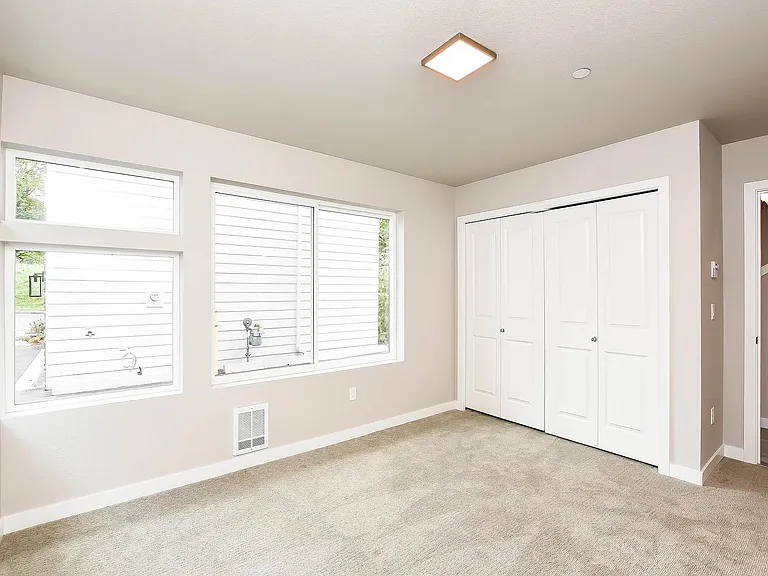 Lower bedroom